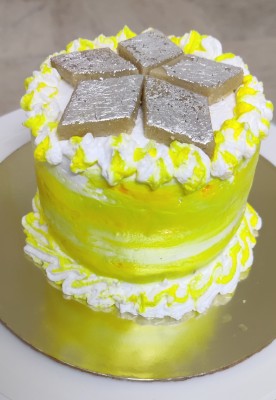 Kaju Katli Cake - 500 Gms