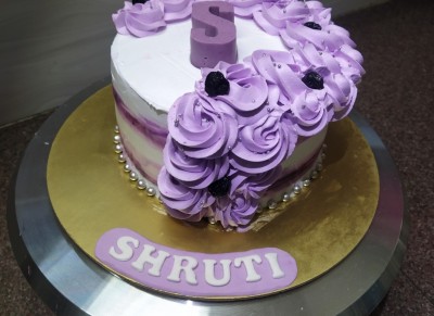 Blue Berry Customized Cake