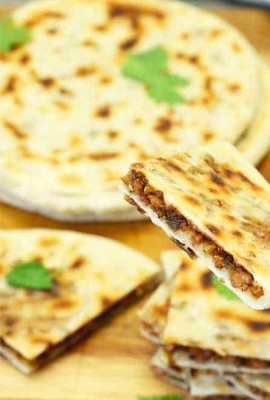 Chicken Kheema Paratha