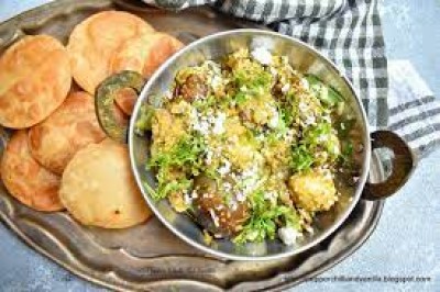 Undhiiyu (200 Gm) & Puri  7 Puri