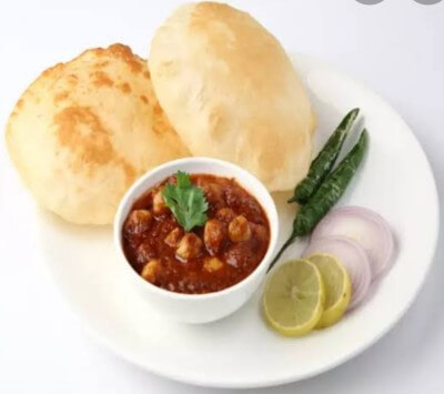 Chole Bhature (1 Serv) (2 Bhature)