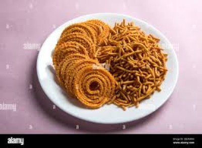 Chakli With Chana Dal Sev Combo