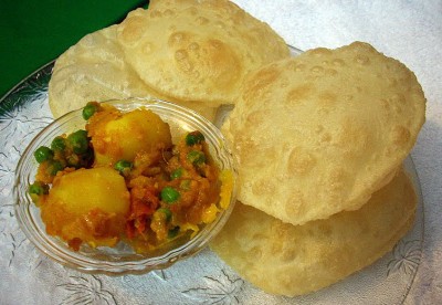 Luchi Aloor Dum 5pCS (1plate) (Min 2 Plates)
