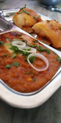 Butter Pav Bhaaji (Min. Order Quantity 2 Dishes)
