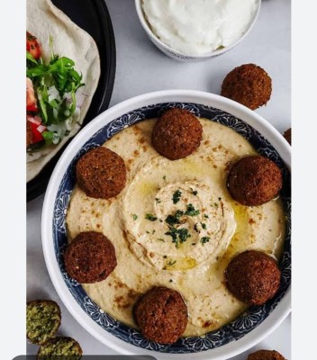 Falafal And Hummus