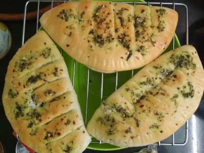 Cheese Stuffed Garlic Bread....2pc With Cheesy Dip