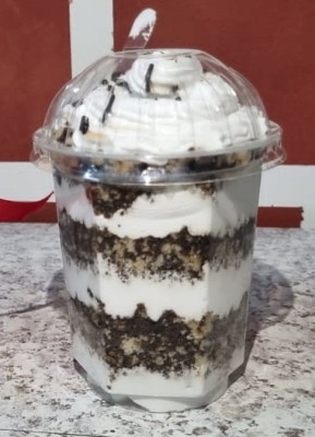 Chocolate Flavour Glass Cake