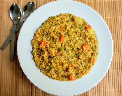 Dalia Masala Kichidi With Kadhi