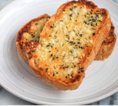 Garlic Bread (8 Pcs)