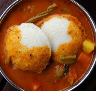 Idli Sambar (4 Piece) (Min 2)