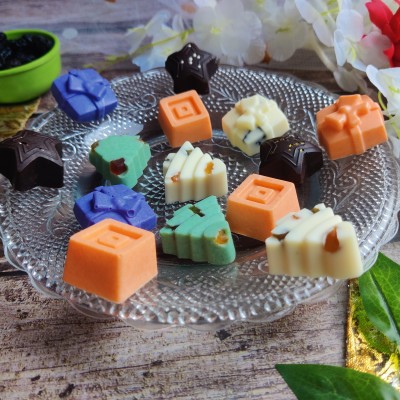 Assorted Chocolates (Orange, Dark Chocolate, Jasmine, Furit, Berry) - 15 Pc's