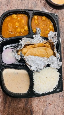 Puri Chole Jeera Rice (1 Ser)