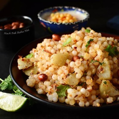 Shabudana Khichdi With Chutney And Aloo Sabji