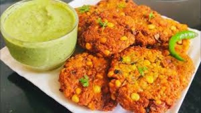 Mix Daliche Vade(8p) With Chutney