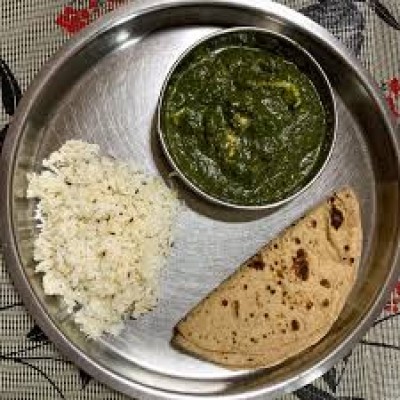 Palak Paneer (250 GM) With Roti (3)(Combo)