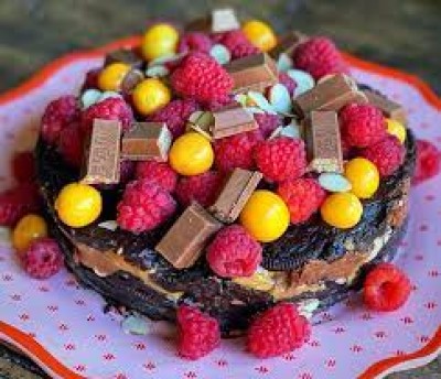 Dulee Kitkat Pastry (Min 2)