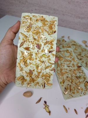 Pistachio Chocolate Bar
