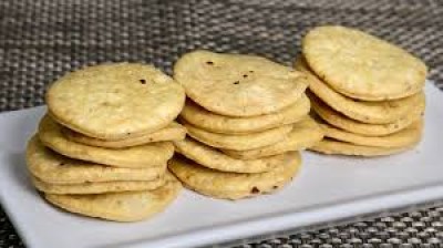 Achari Puri (500 Gm)