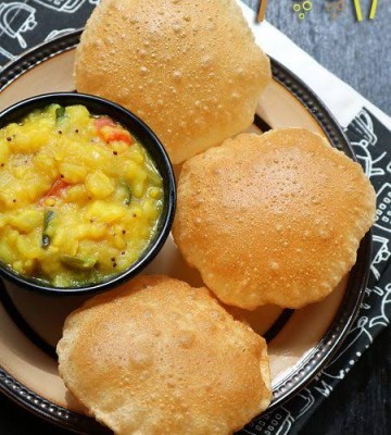Rassa Aloo Puri (6 Nos) With Buttermilk.