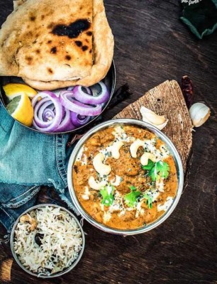 Kaju Curry+Roti(4 Pieces) +Rice. Combo Meal
