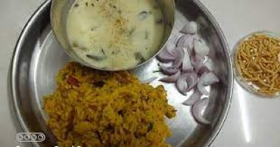 Masala Khichdi Kadhi (Enough For 2)