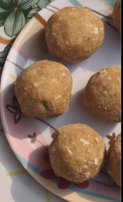 Punjabi Pinni Ke Laddu 1 Kg(5 Days Pre Order)